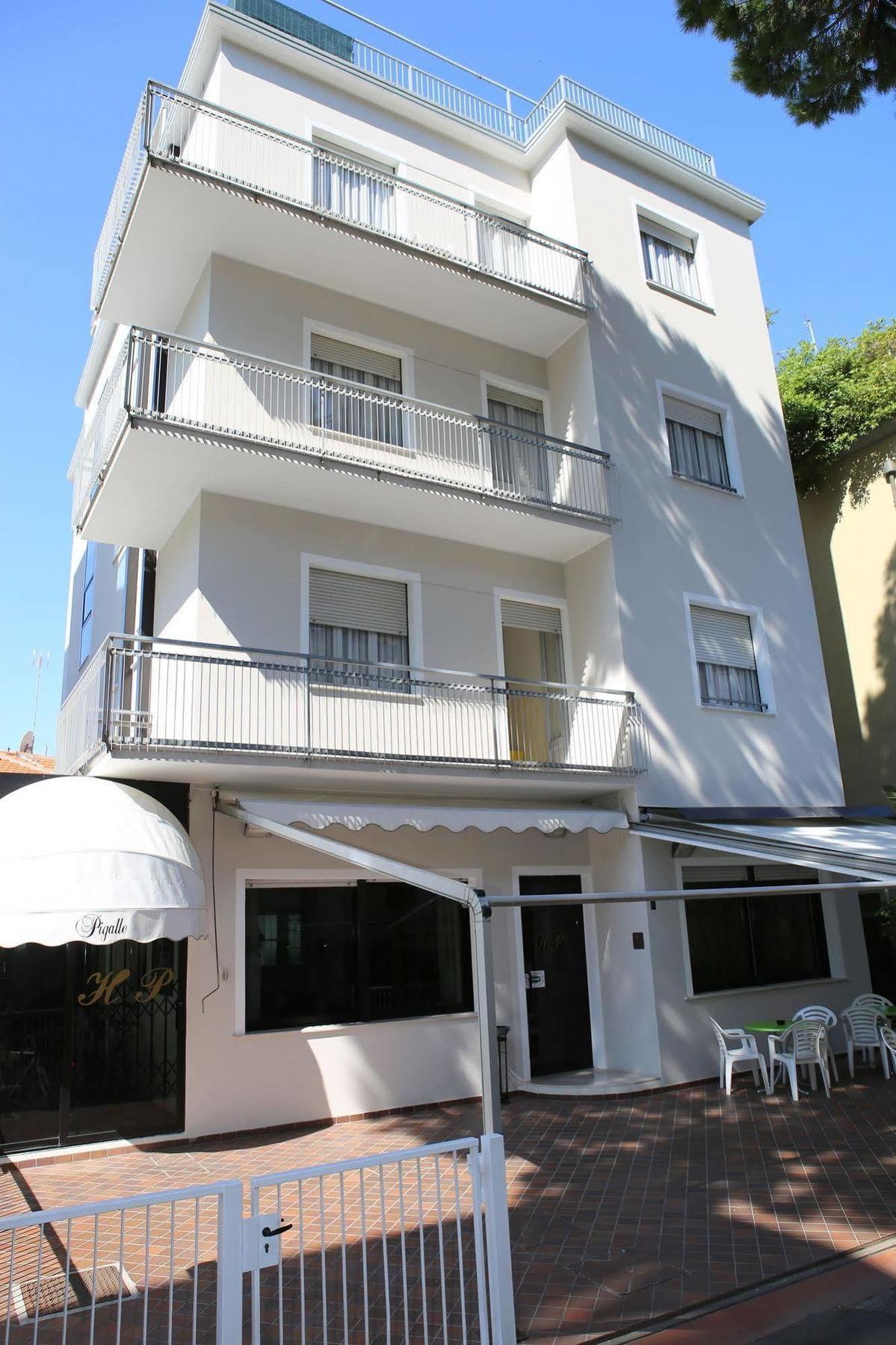 Pigalle Hotel