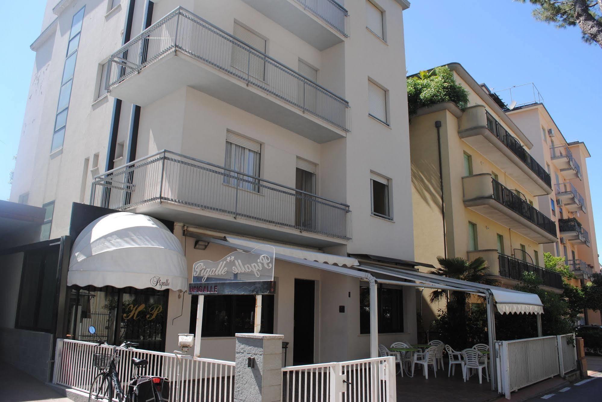 Pigalle Hotel