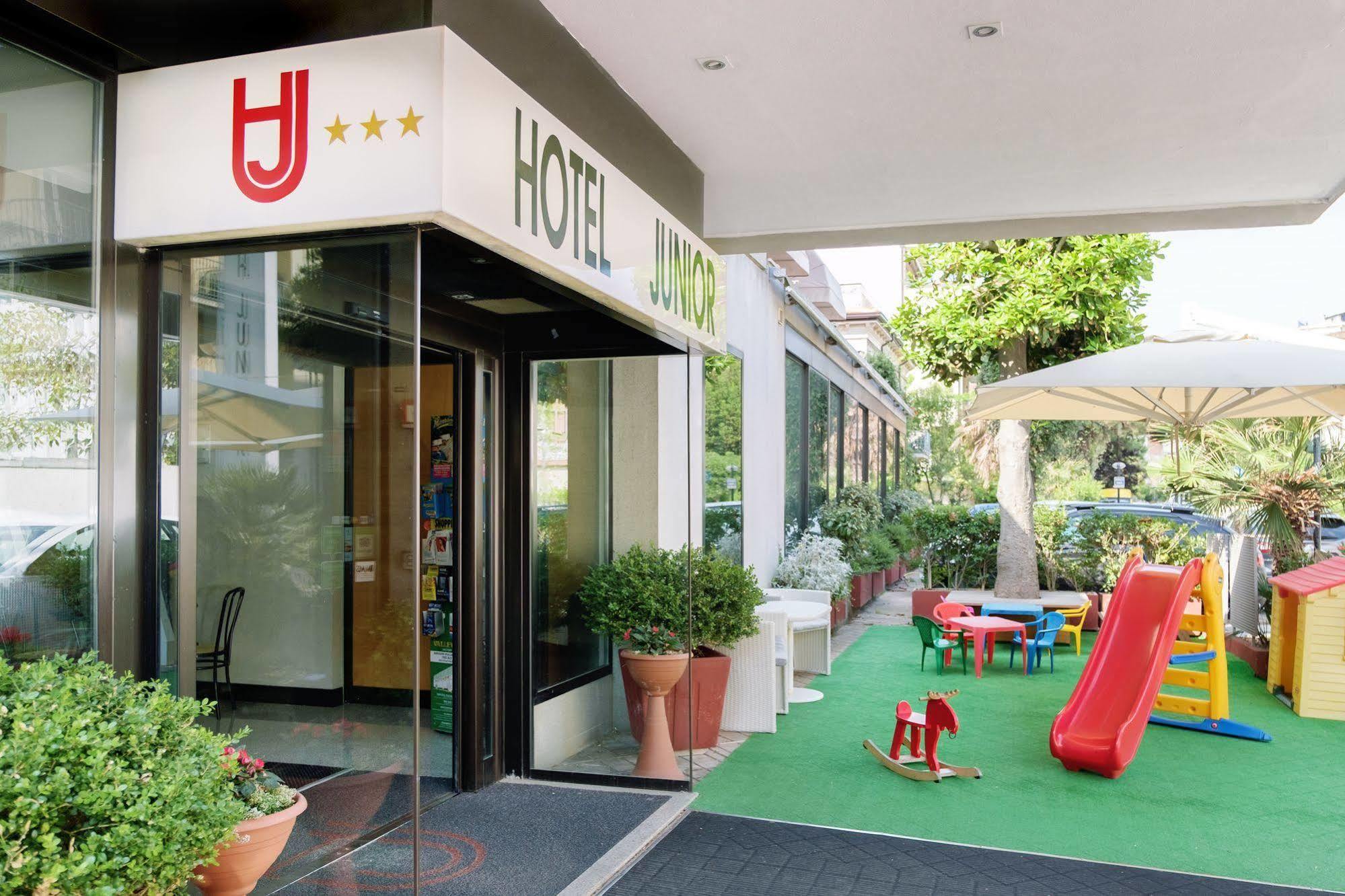 Junior Hotel 3*