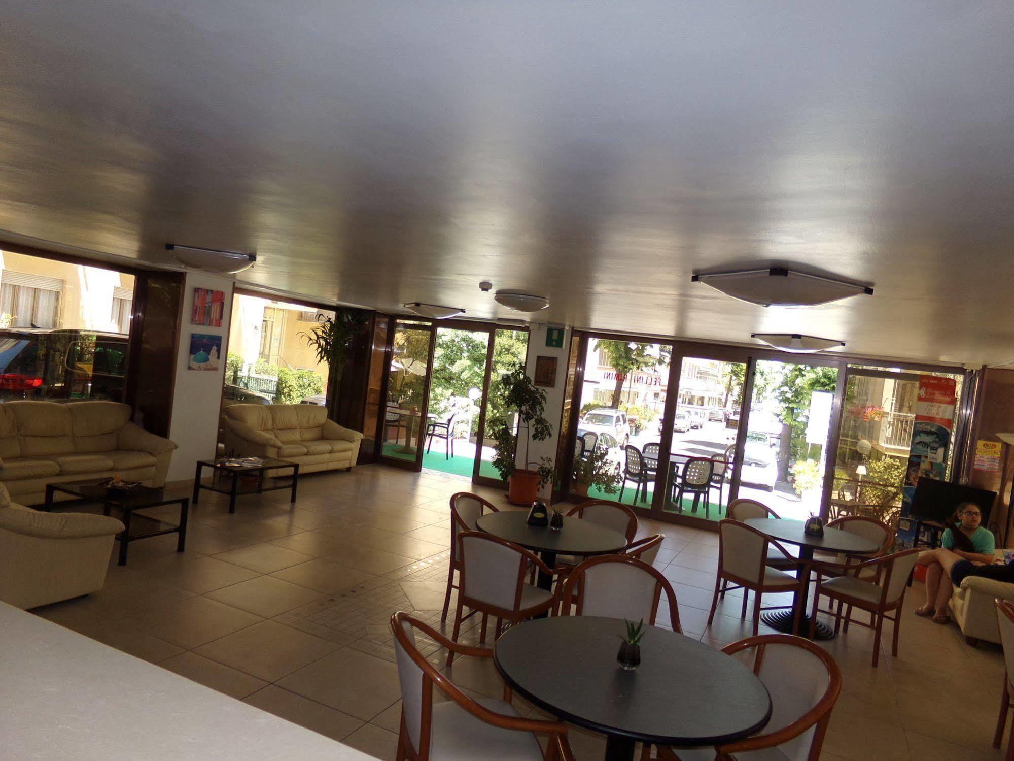 Hotel Fellini 3*