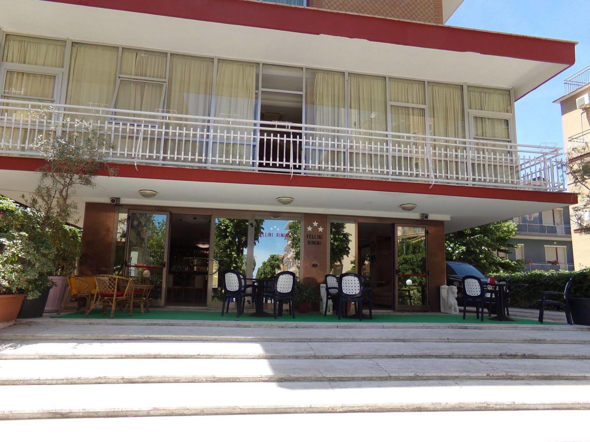 Fellini Hotel 3*