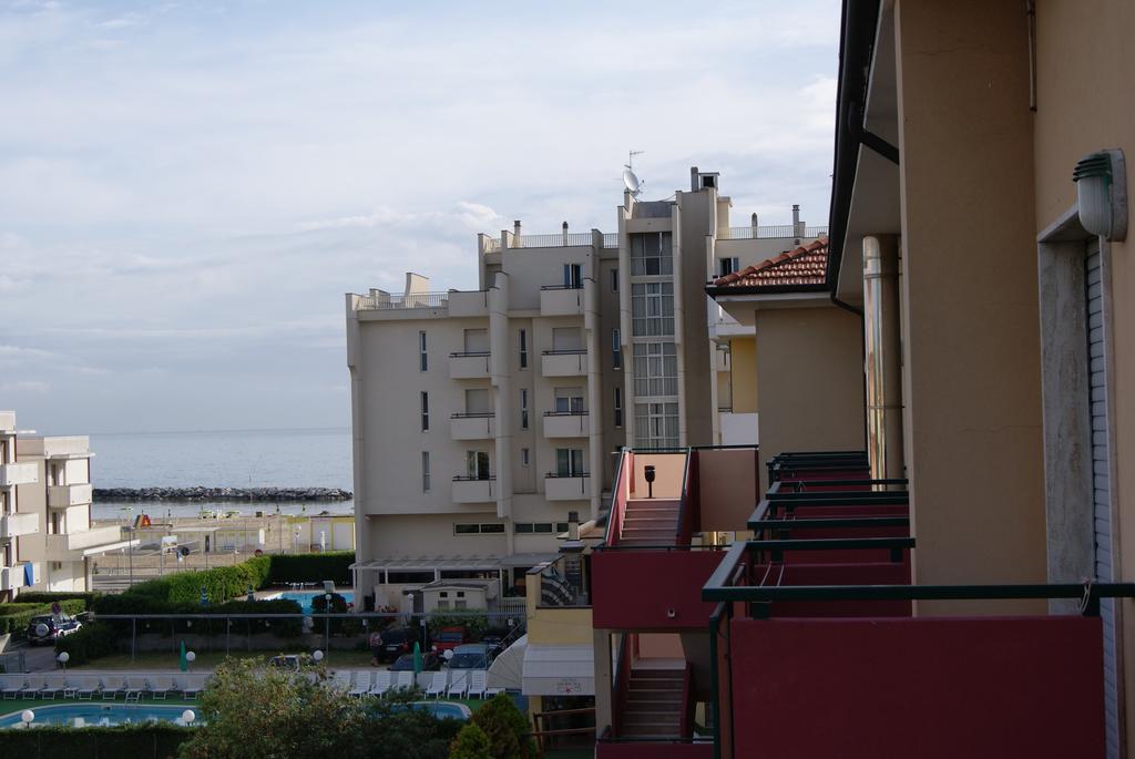 Aron Hotel