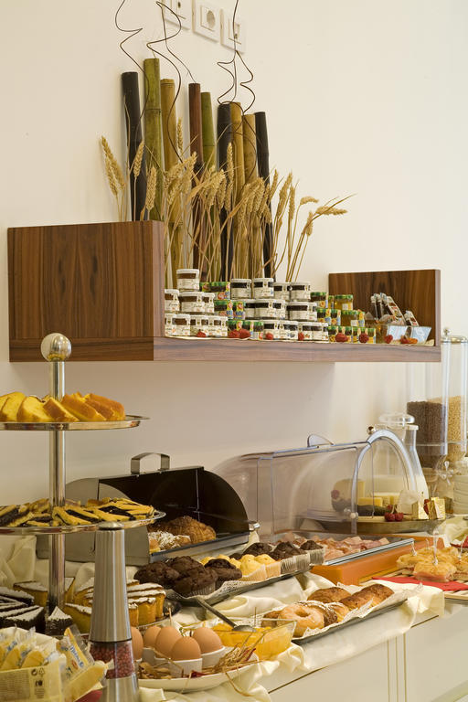 Card International Hotel