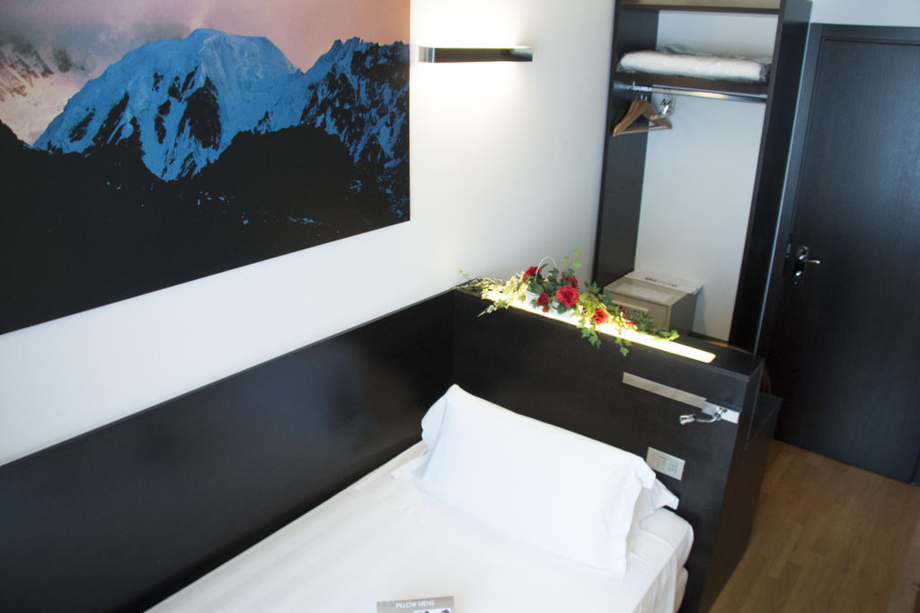 Card International Hotel