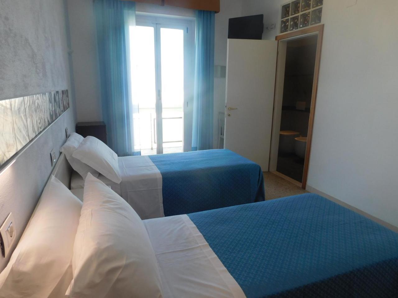 Dolores Hotel 3*