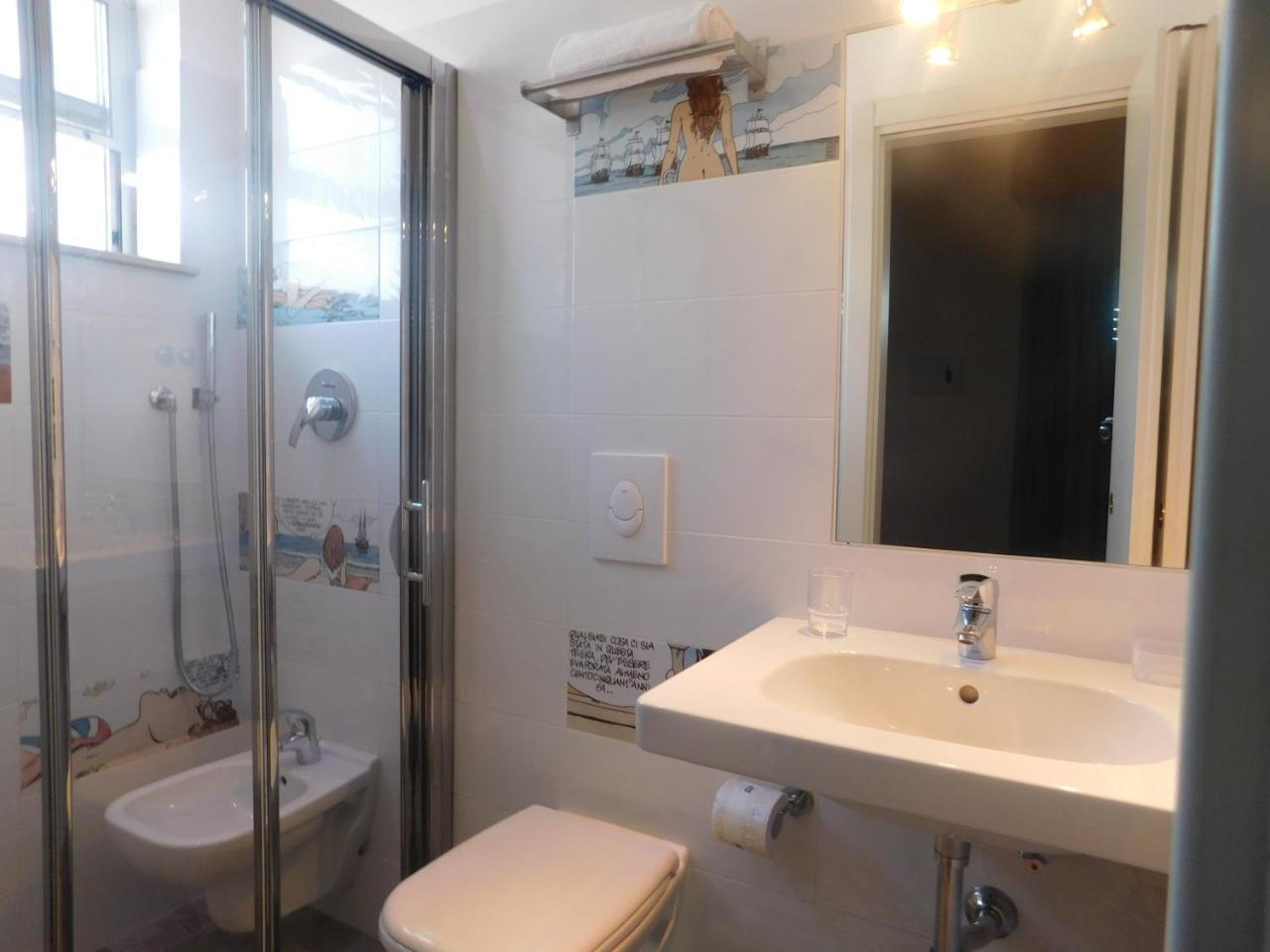 Dolores Hotel 3*