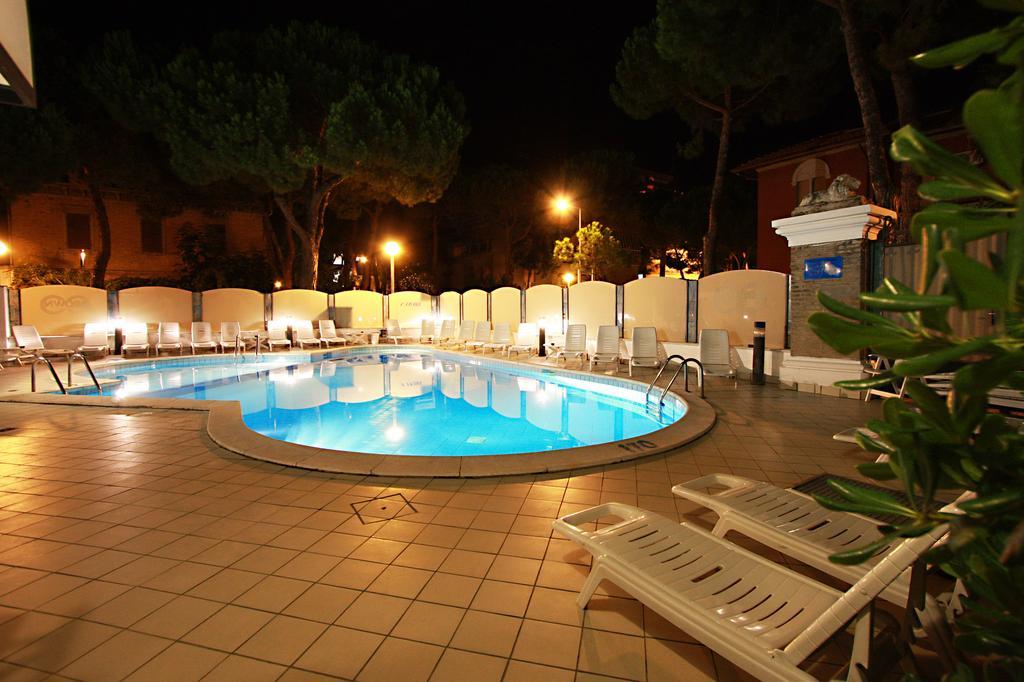 Atrium Hotel 3*