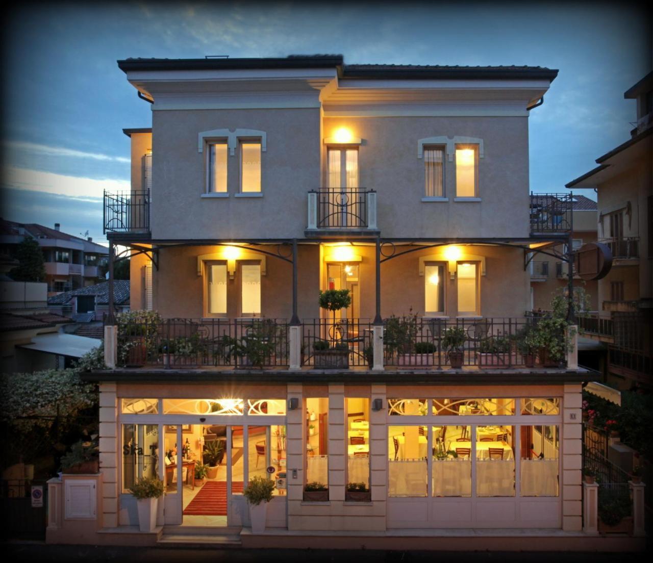 Irma Hotel 3*