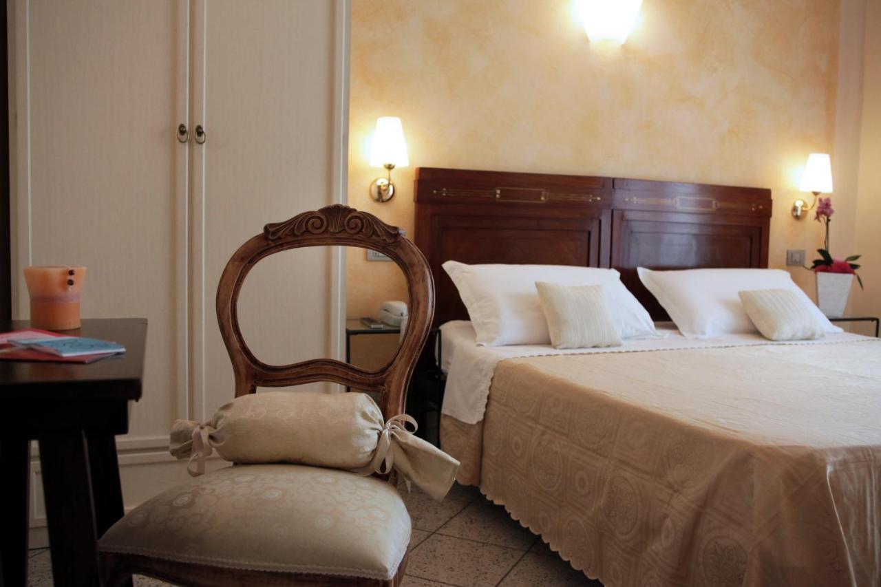 Hotel Irma 3*