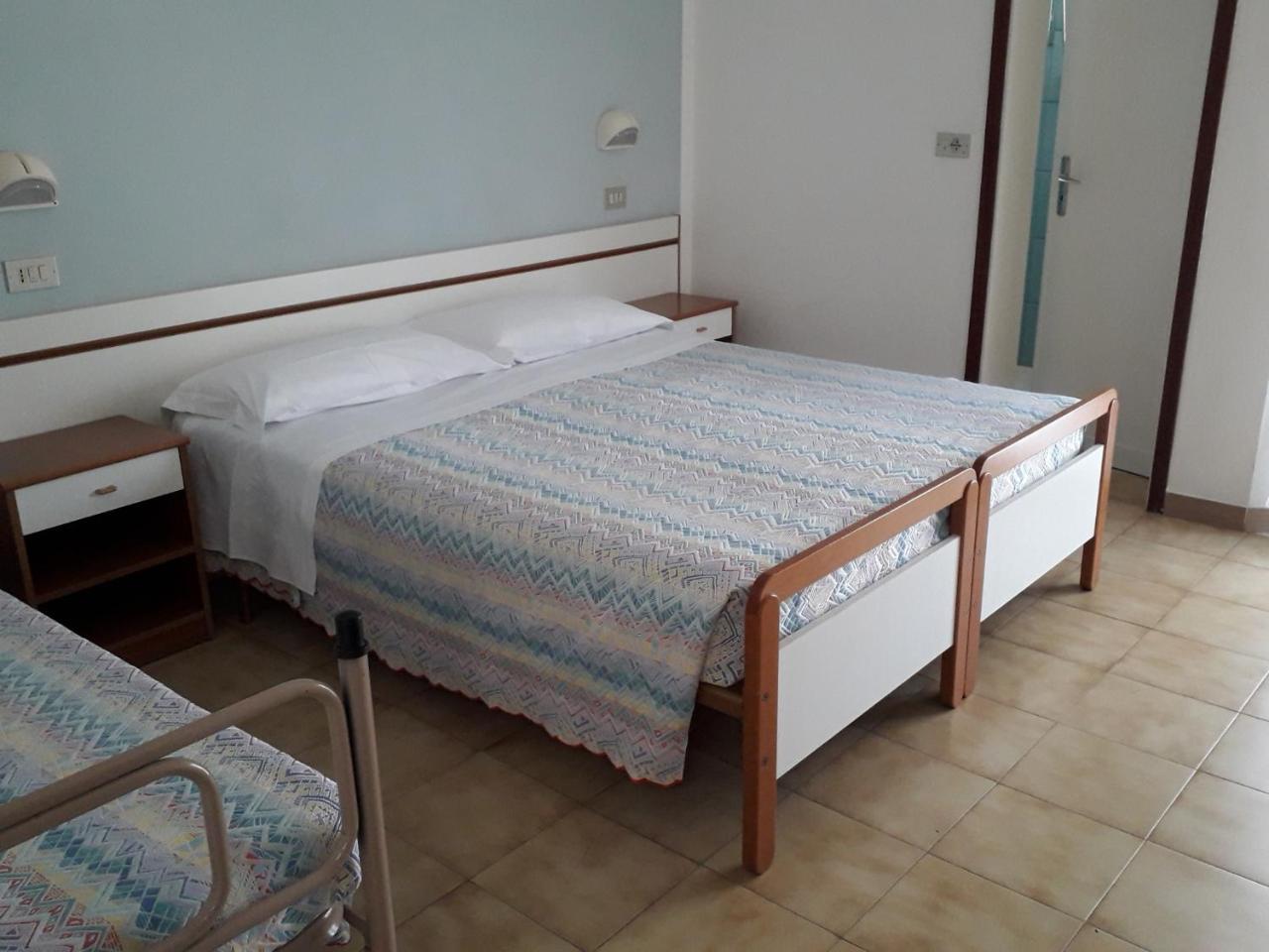 Hotel Lora
