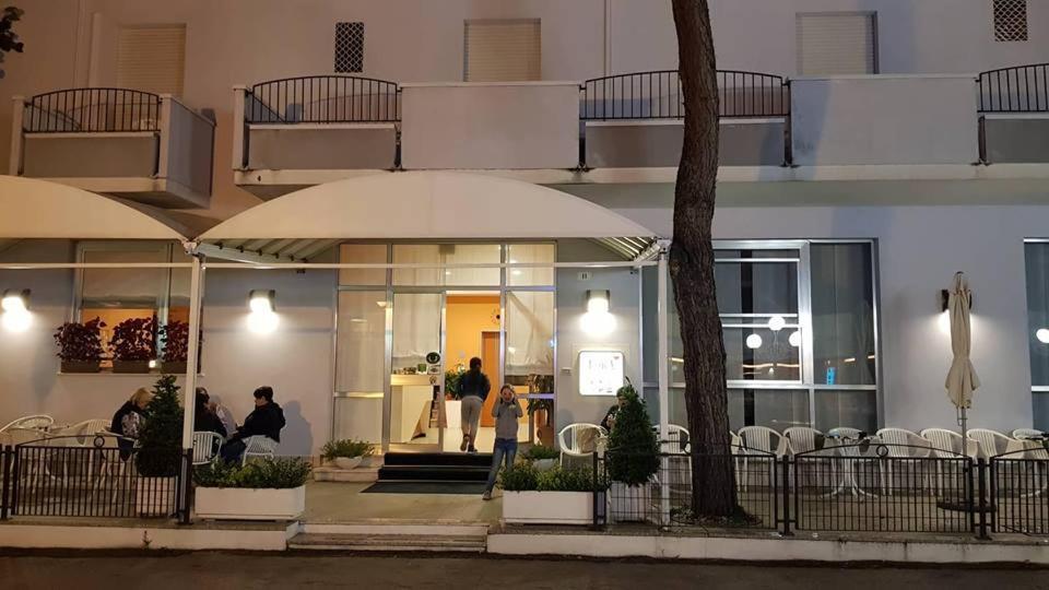 Lora 2* Rimini