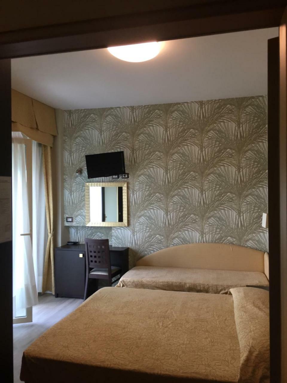 Astor Hotel 3*