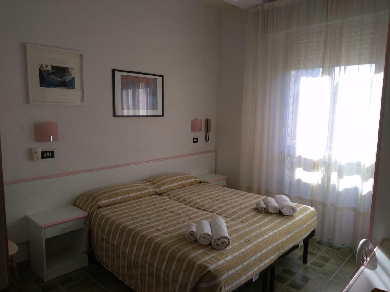 Rosy 3* Rimini