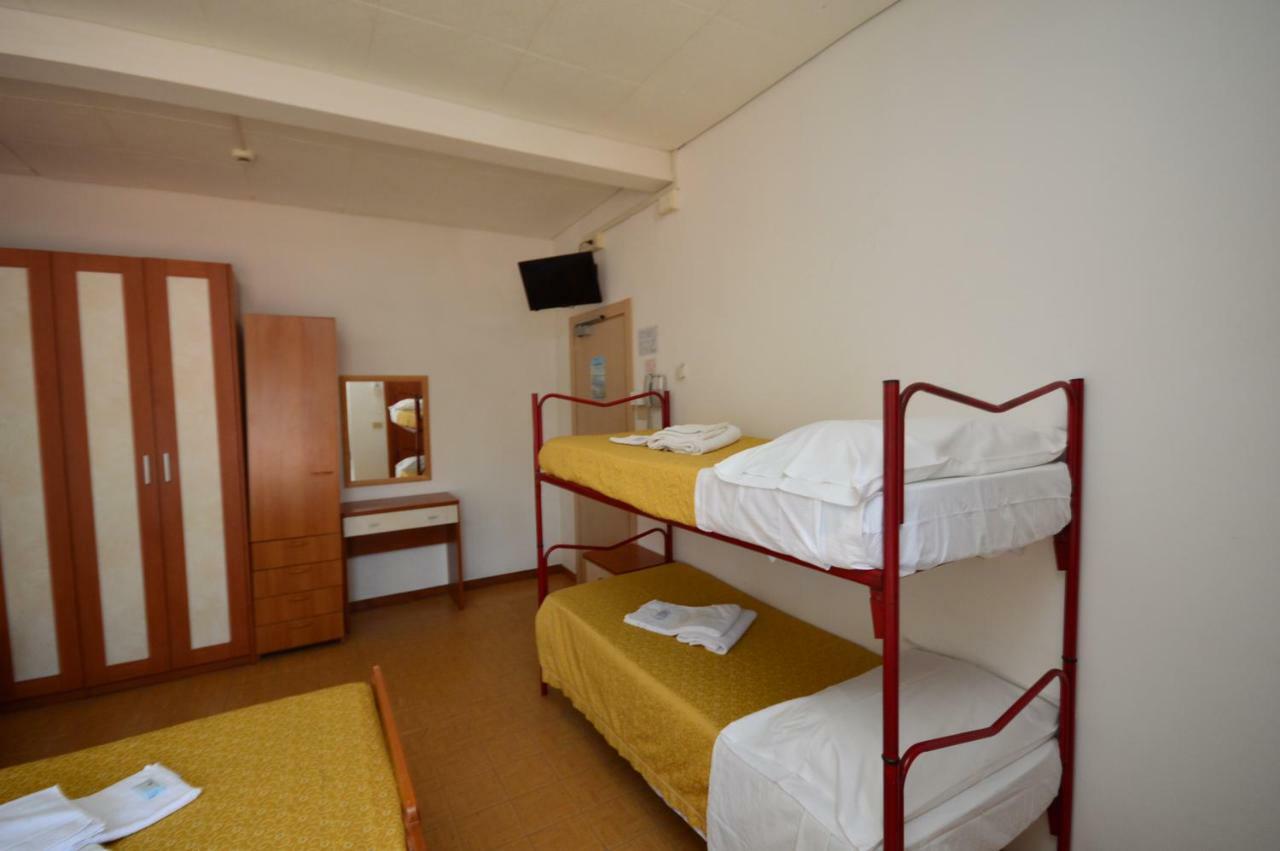 Hotel Moroni 2*