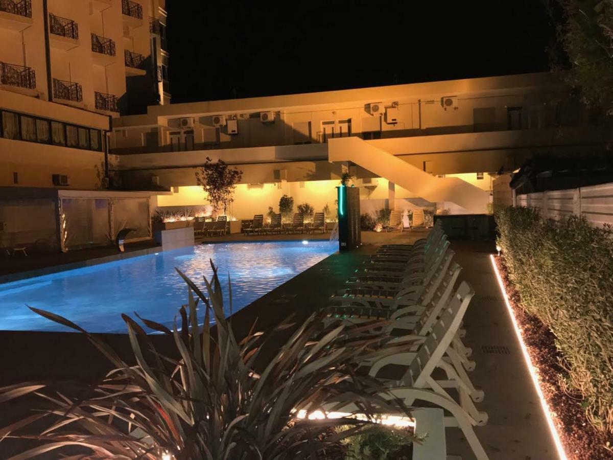 Hotel Montmartre Rimini