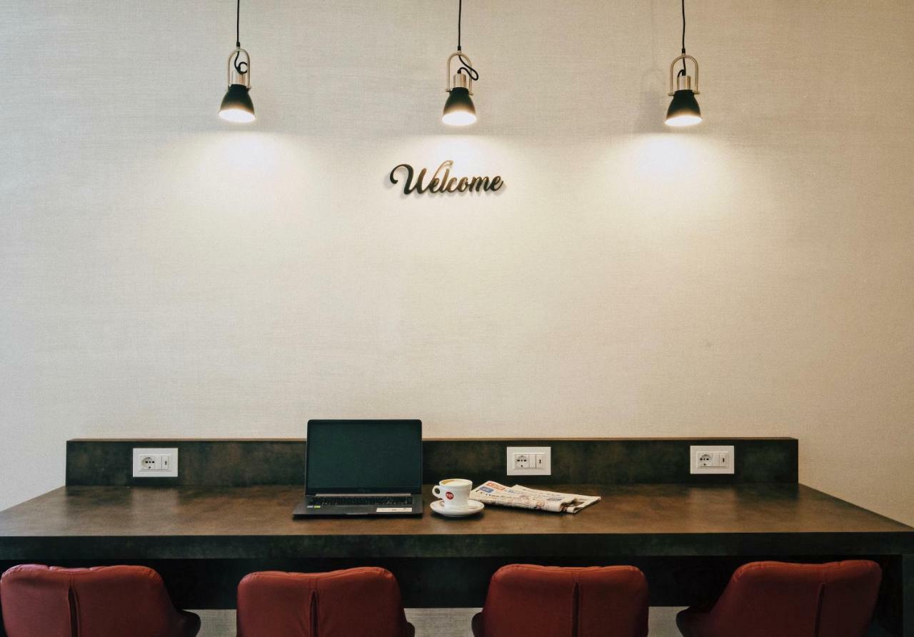 Rex Hotel