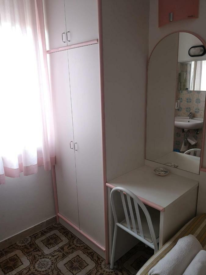 Rosy Rimini