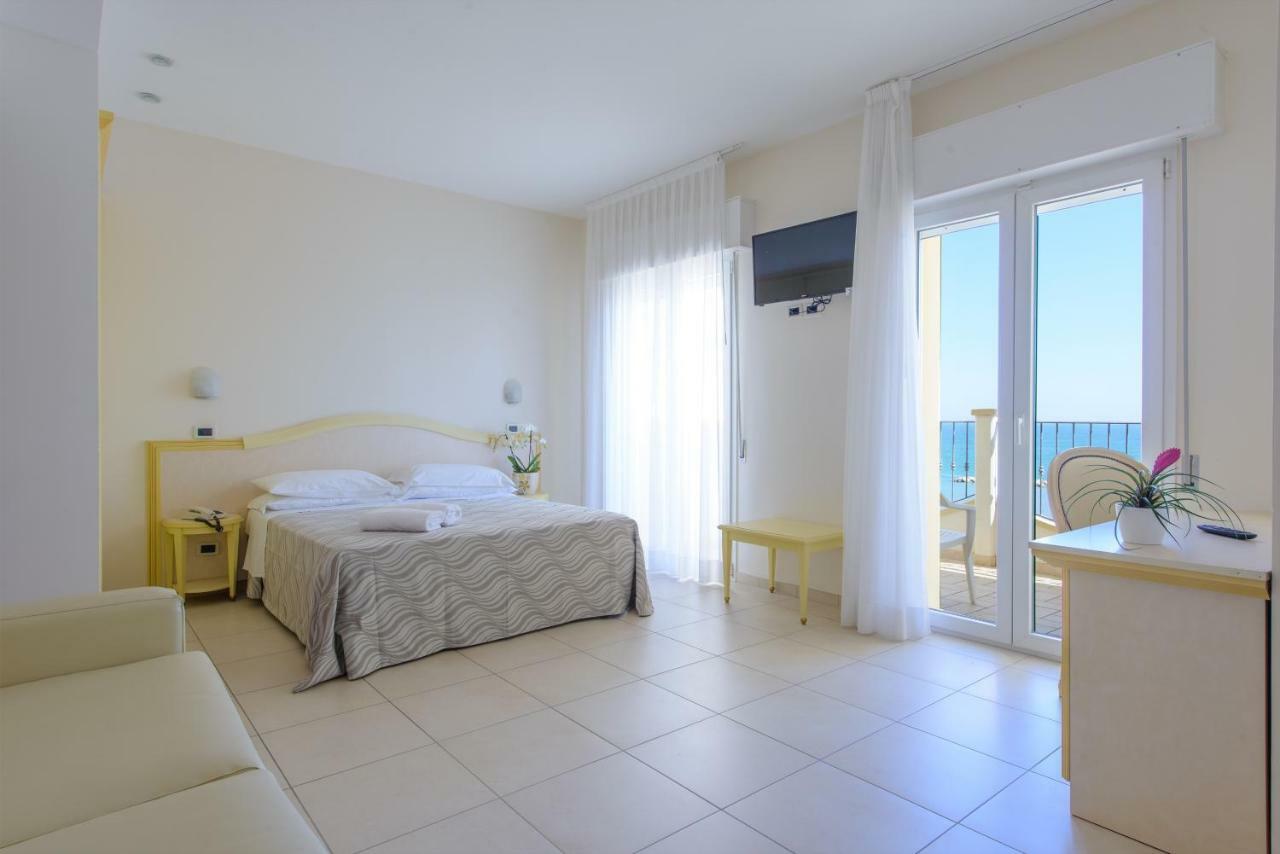 Hotel Zeus 3*