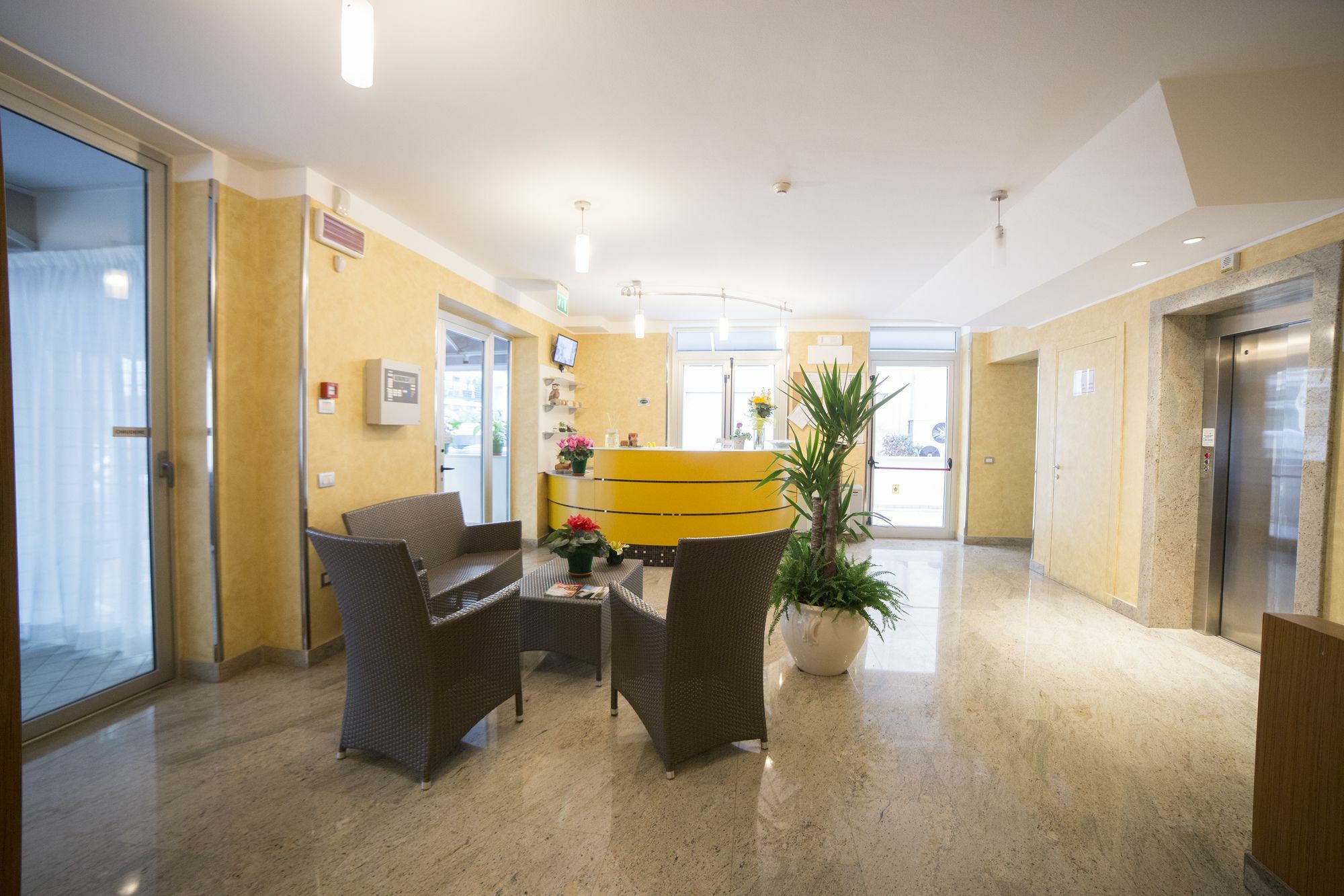 Aparthotel Marzia 3*