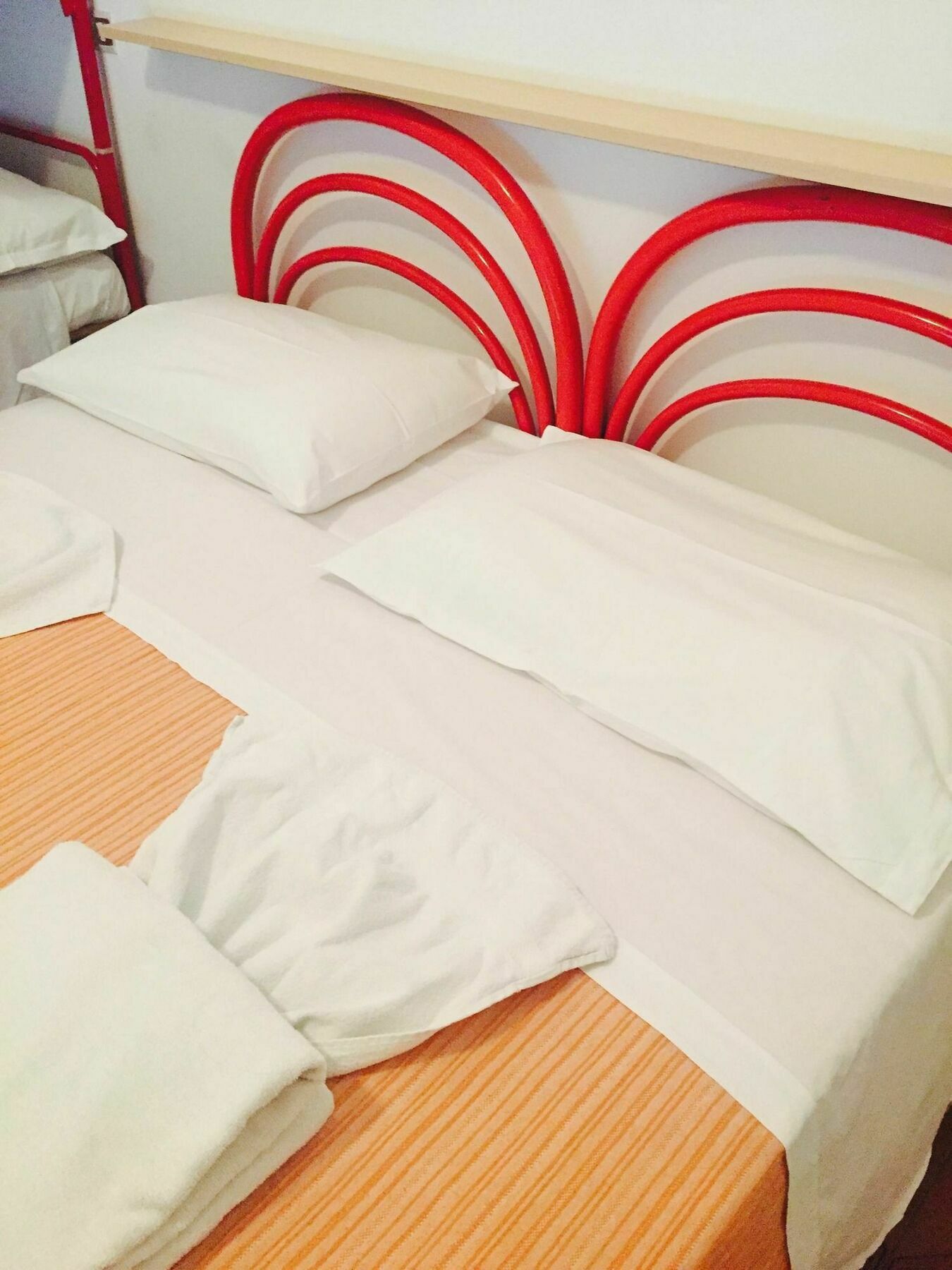 Leonarda Hotel 2*