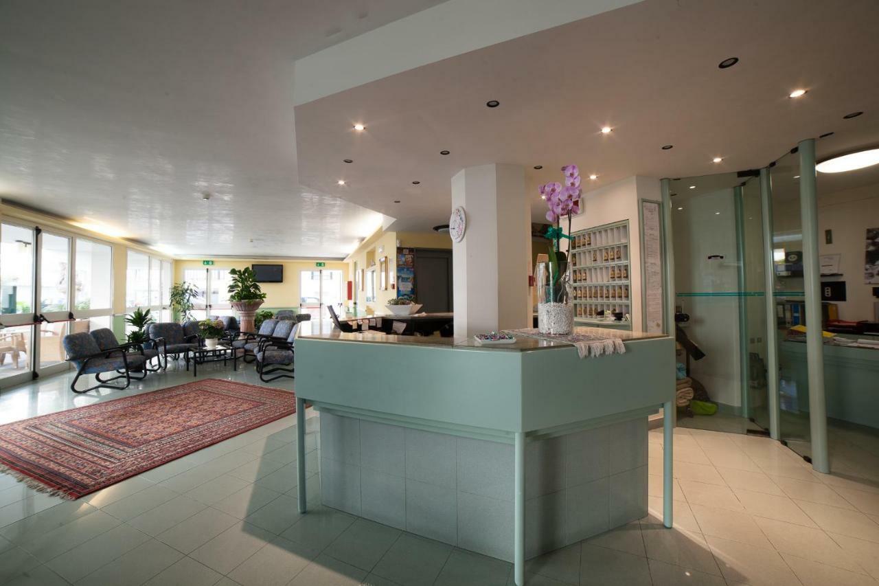 Hotel Plaza 3*