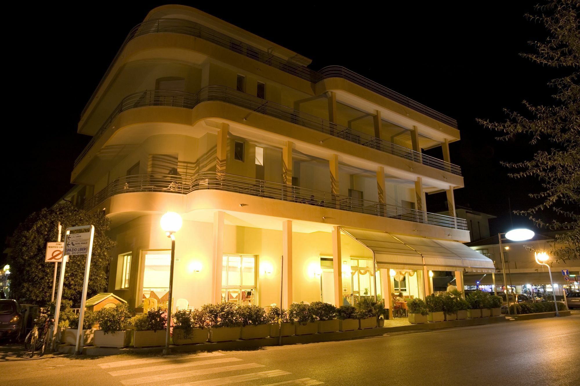 Mauri Hotel