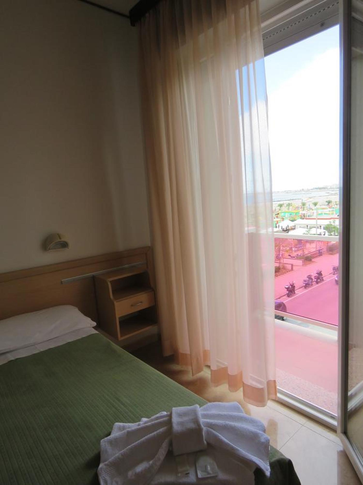 Cliff Hotel