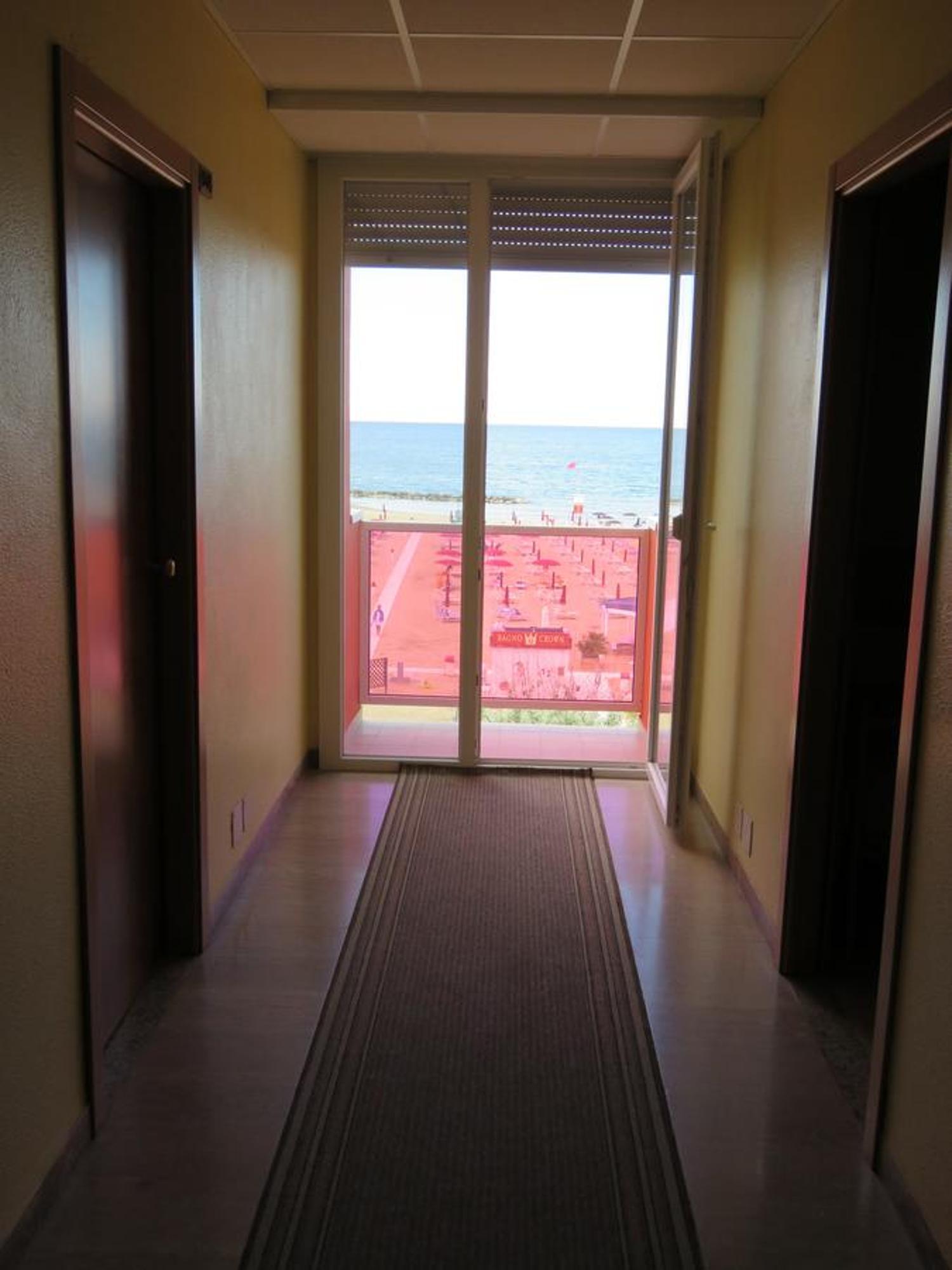 Cliff Hotel 3*