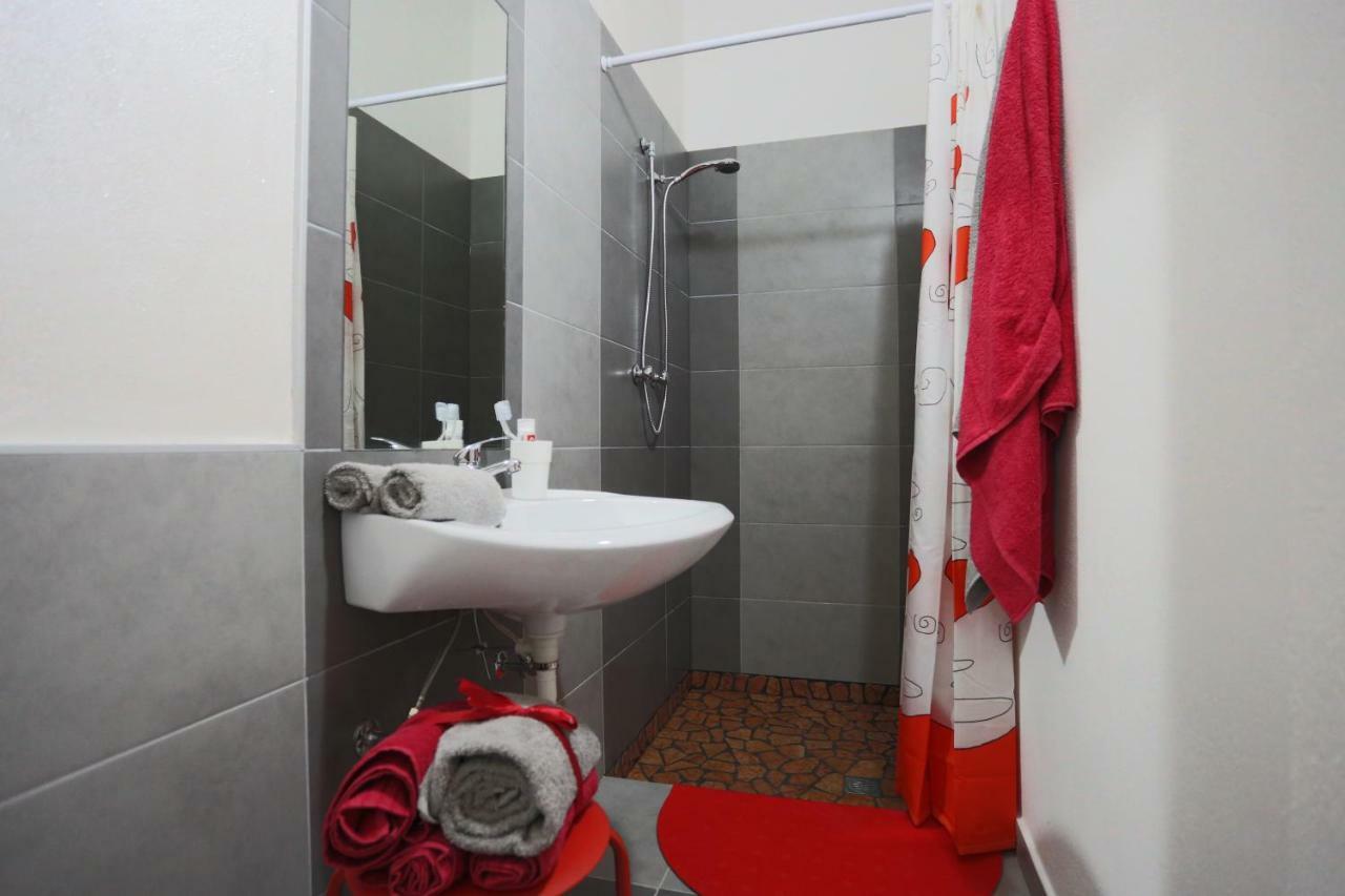 Sabrina Hotel
