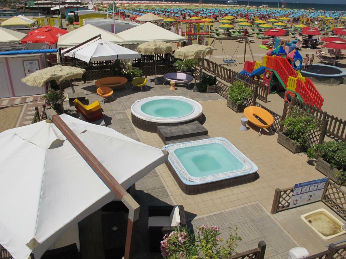 Sabrina Hotel *
