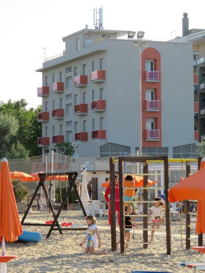 Cliff Hotel 3*