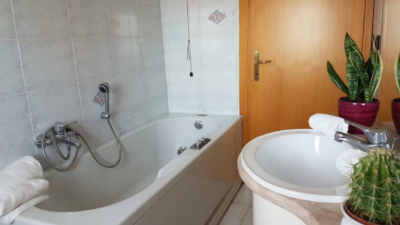 DOMUS MARIS Viserba 100 mt da Spiagge e Centro, FIERA Rimini a 5 Min TECNA 2022 SIGEP 2023 BB TECH Beer&Food Apartment