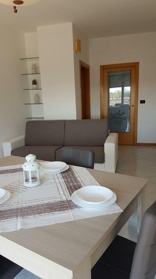 DOMUS MARIS Viserba 100 mt da Spiagge e Centro, FIERA Rimini a 5 Min TECNA 2022 SIGEP 2023 BB TECH Beer&Food Apartment Rimini