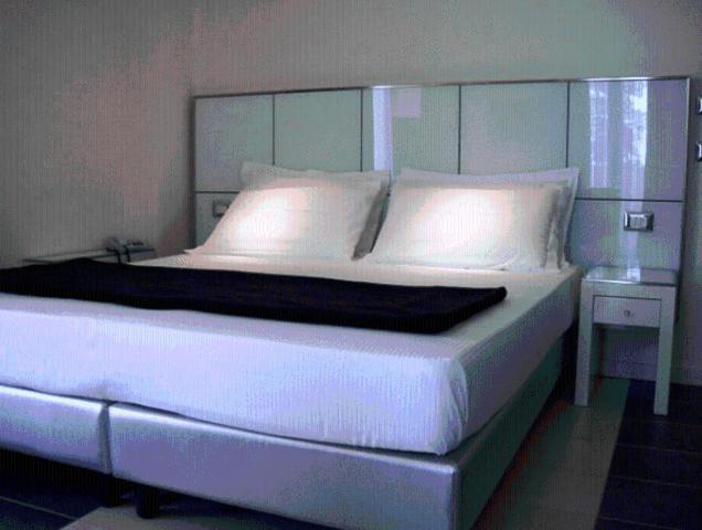Atmosphere Hotel 4*