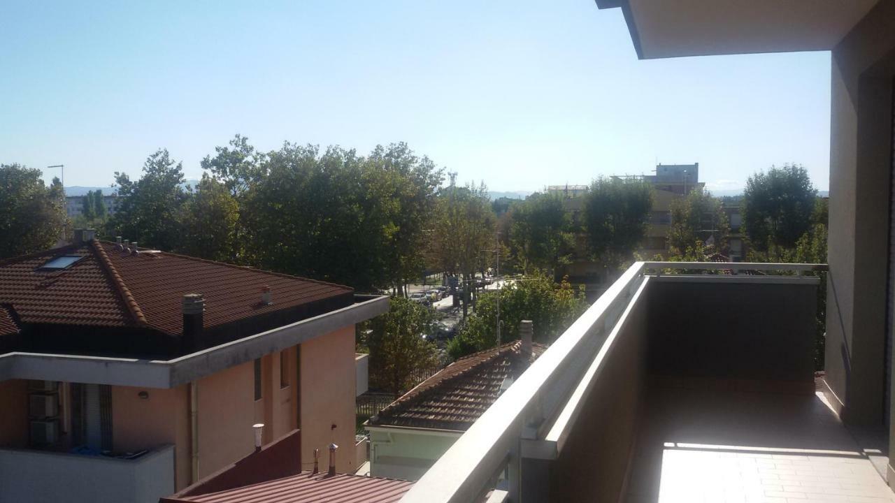 Apartment DOMUS MARIS Viserba 100 mt da Spiagge e Centro, FIERA Rimini a 5 Min TECNA 2022 SIGEP 2023 BB TECH Beer&Food *