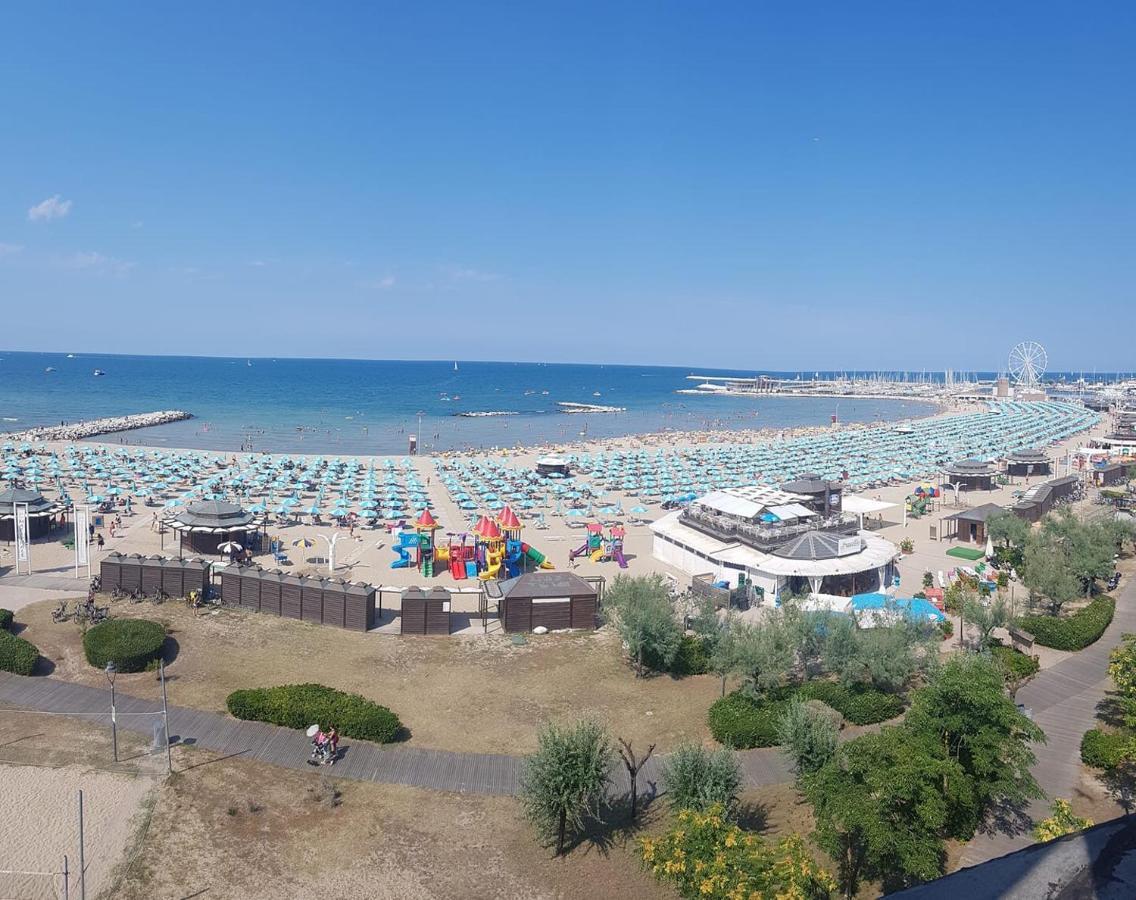 La Casa Di Clara Ombrellone Con 2 Lettini Al Lido San Giuliano Gratis E Parcheggio Privato Gratis * Rimini