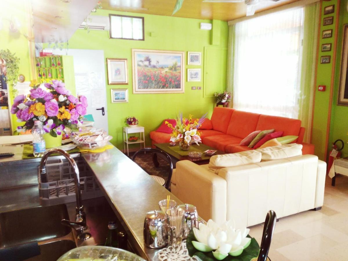 Simon Hotel 2*