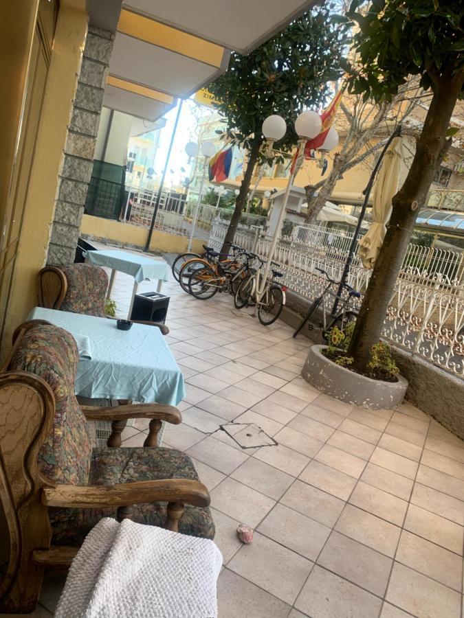 Emanuela Hotel 2*