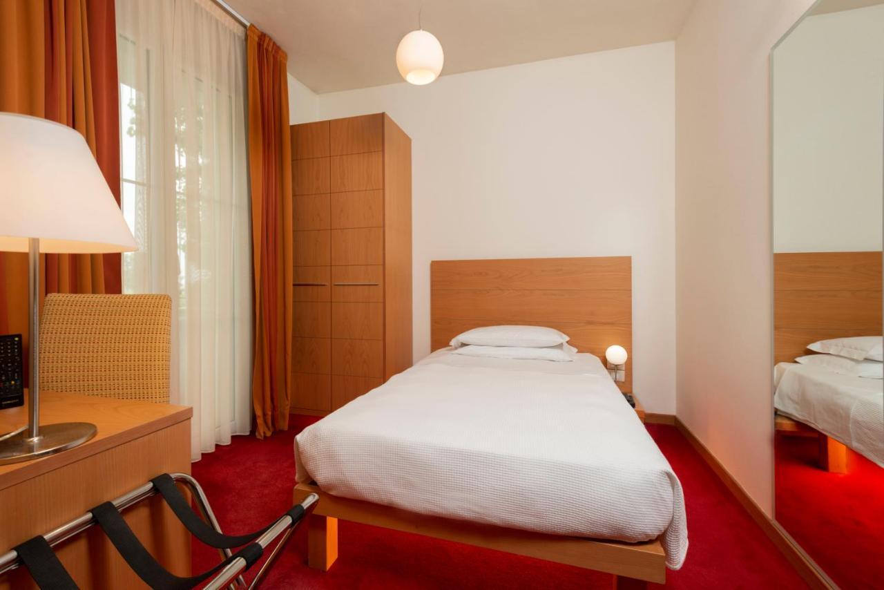 Accademia Hotel 3*