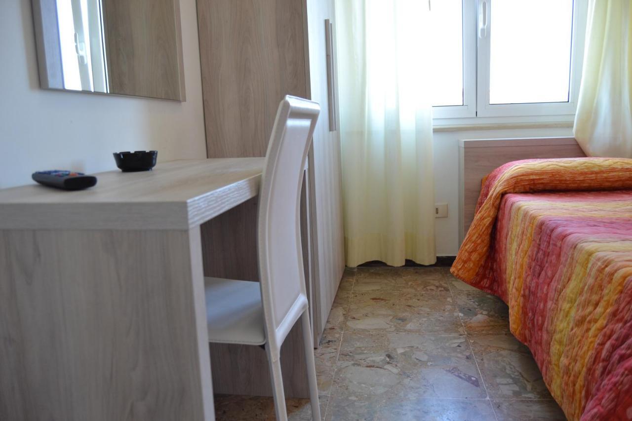 Apis Hotel 3*
