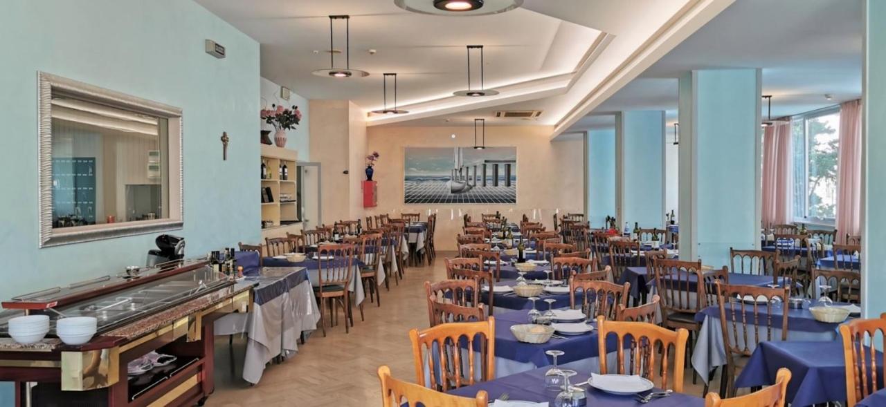 Hotel Cosmos