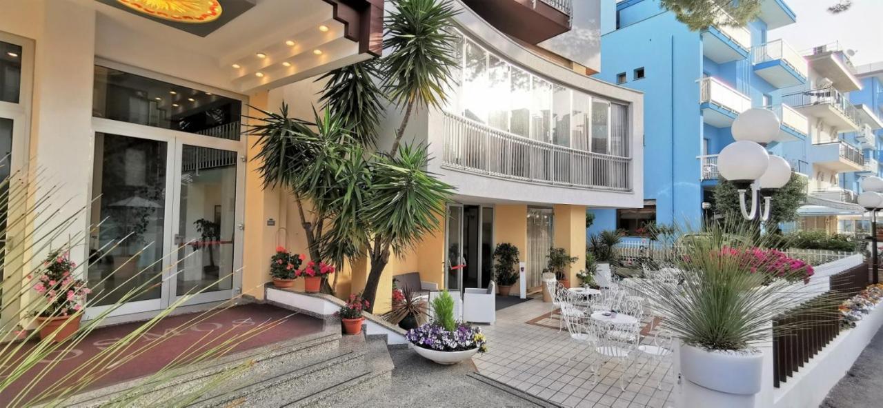 Hotel Cosmos 3*
