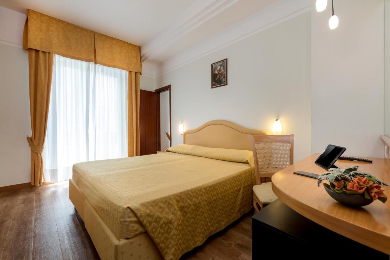 Astor Hotel 3*
