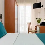 Hotel Tres Jolie