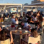 Hotel Morri\'s