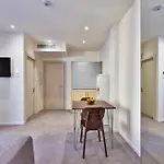 Apho Apartment Hotel