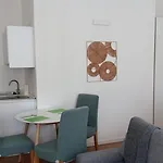 The 6 Apartments S