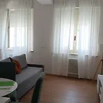 The 6 Apartments S
