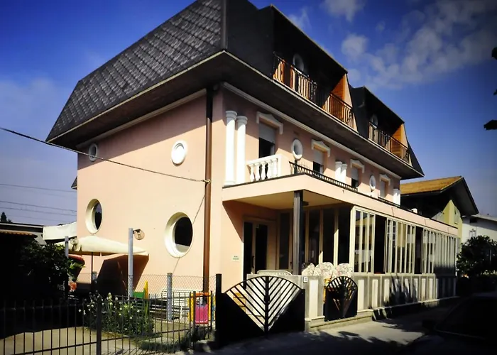 Hotel Cesari