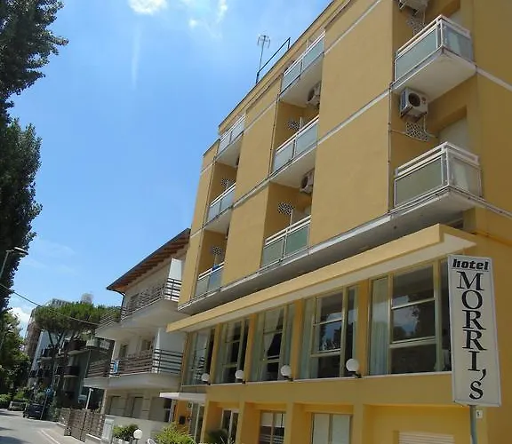 Hotel Morri\'s